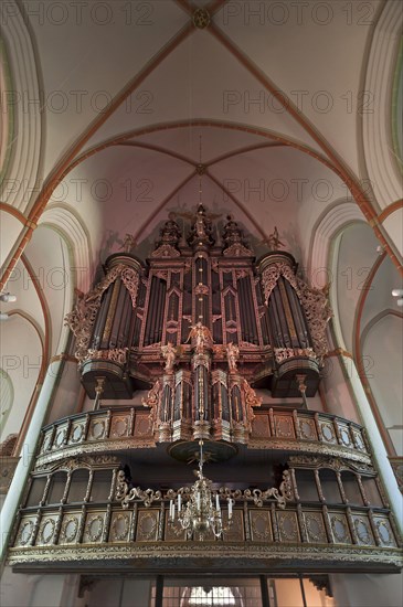 Large baroque organ