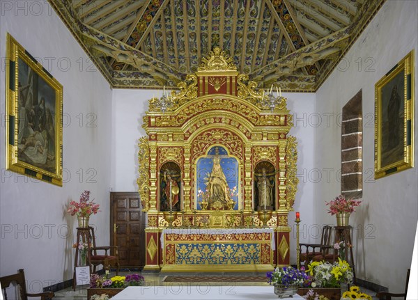 Altar in the Iglesia de nuestra Senora de Las Angustias