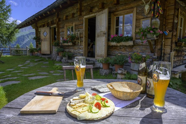 Wheat beer and cheese snack