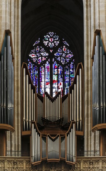 Church window by Hans Gottfried von Stockhausen above the main organ in Ulm Cathedral