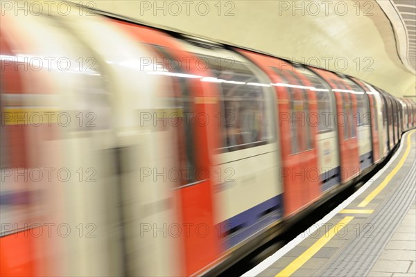 HYDE PARK CORNER Underground Station