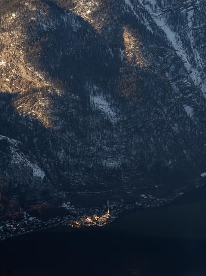 Hallstatt on Lake Hallstatt in the evening light