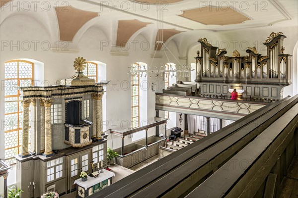 Organist at classicistic organ by Johann-Markus Oestreich