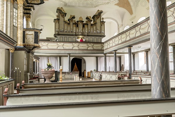 Organist at classicistic organ by Johann-Markus Oestreich