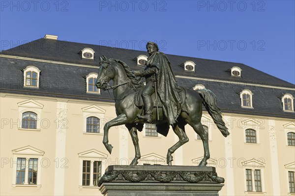 Carl August Monument