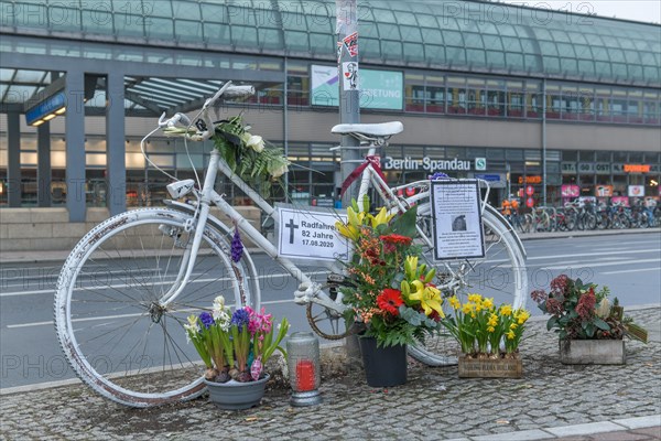 Ghost bike