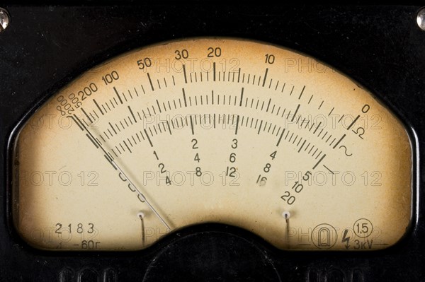 Vintage analog scale of a measurment device close up