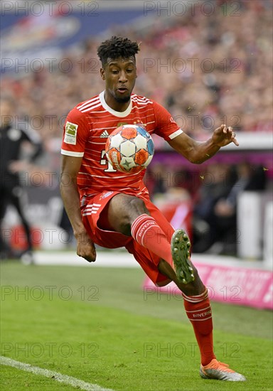 Kingsley Coman FC Bayern Munich FCB on the ball