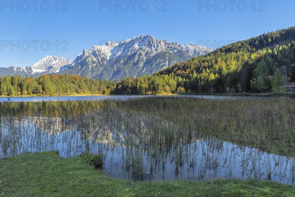 View over the Lautersee to the Karwendel Mountains