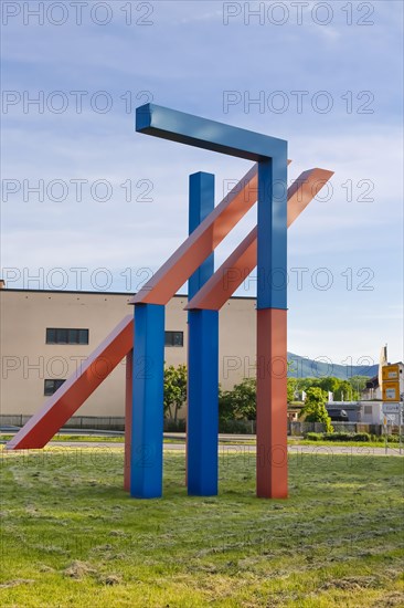 Sculpture Wegzeichen by the artist Otto Herbert Hajek