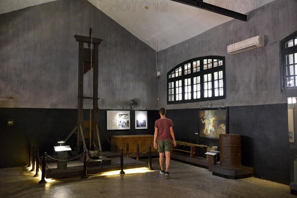 Hoa Lo Prison