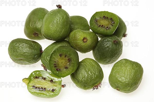 Exotic fruits: hardy kiwi,