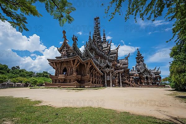 Sanctuary of Truth, Pattaya