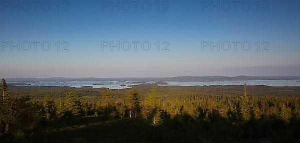 Riisitunturi with a view of Kitkajaervi, Riisitunturi National Park