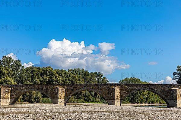 Stone arch bridge, Ponte Buriano - Photo12-imageBROKER-Karlheinz Irlmeier