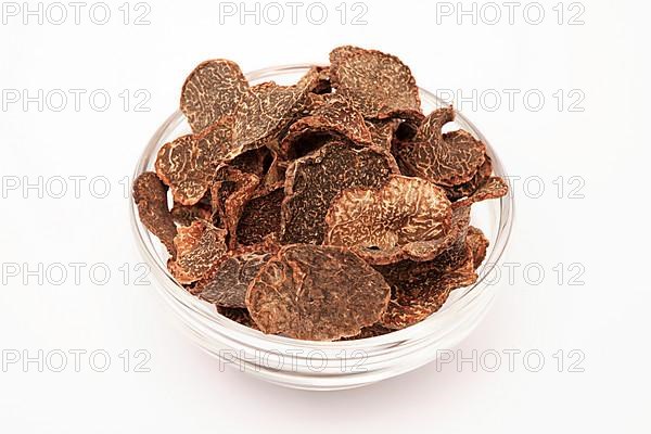 Dried mushrooms, dried truffles