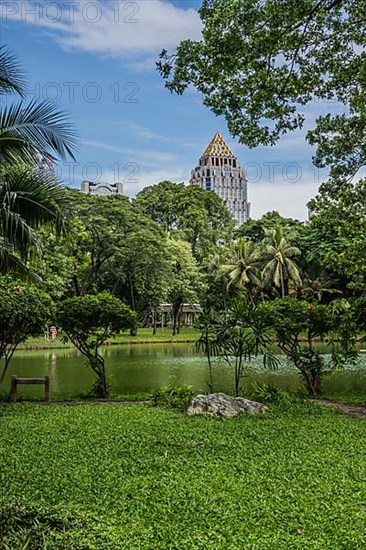 Abdulrahim Square as seen from Lumphini Park, Bangkok