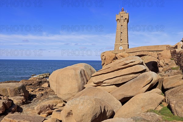 Rocks at the Phare