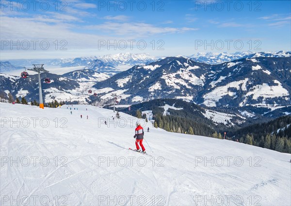 Schatzberg cable car and ski slope with a view of the Wildschoenau