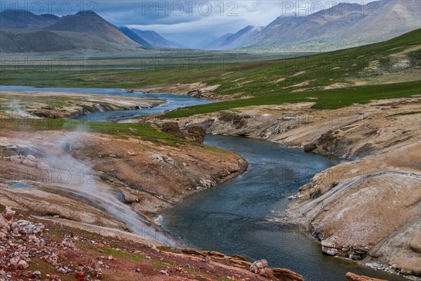 Hot springs along the road from Tsochen to Lhasa