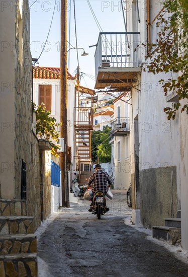 Alley in Poros