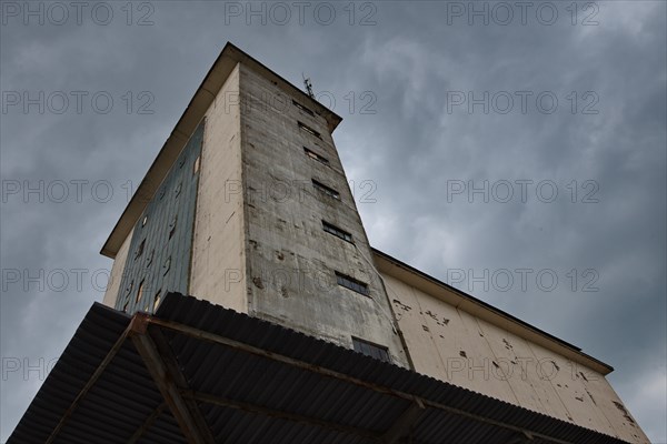 Granary no longer in use in Bergholz-Rehbruecke