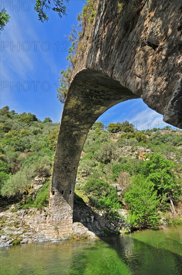 Ponte a Zaglia over the river Ota in the Spelunca gorge between Evisa and Porto