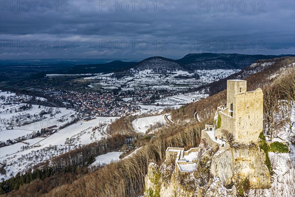 Ruin Reussenstein in winter