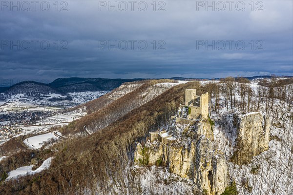 Ruin Reussenstein in winter