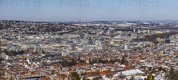 Stuttgart in the snow, view from the vantage point Santiago-de-Chile-Platz over the state capital, city centre with Schlossplatz, collegiate church and main station, panorama photo, Stuttgart, Baden-Wuerttemberg, Germany, Europe