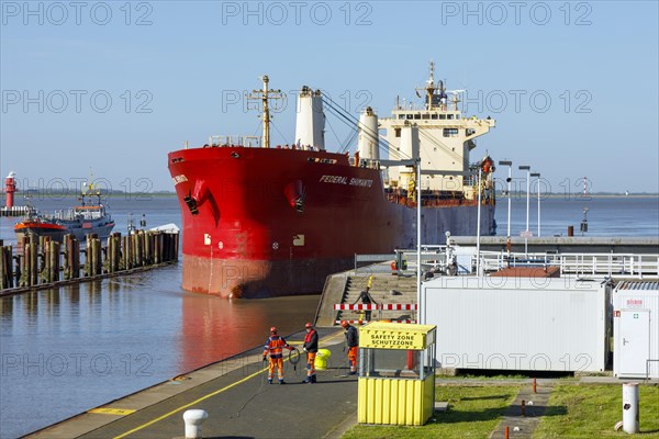 Bulk carrier Federal Shimanto during entry into the locks of the Kiel Canal