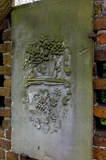 Sandstone slab with relief in Fockes Garten