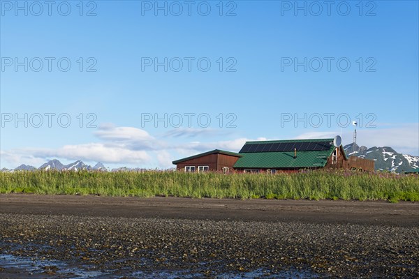 Katmai Wilderness Lodge