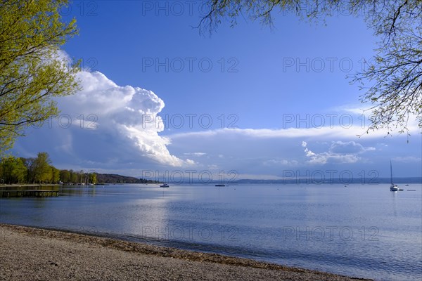 On the lakeside promenade