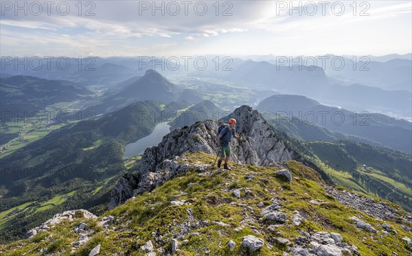 Mountaineers at the summit of the Scheffauer