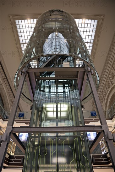 Lift in the cross platform hall seen from bottom to top