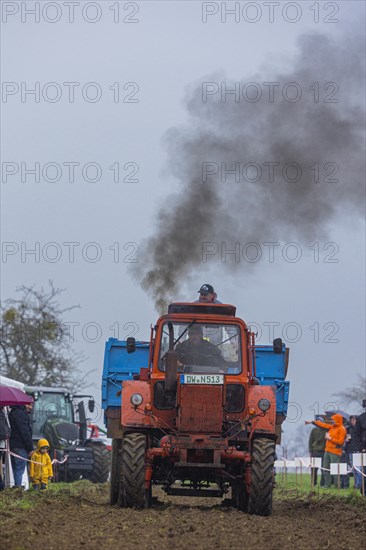 Tractor Pulling