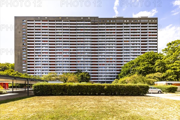 Residential town of Asemwald in the south of Stuttgart with three building complexes and 1137 residential units