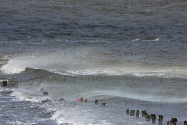 Breaking waves on the island of Minsener Oog