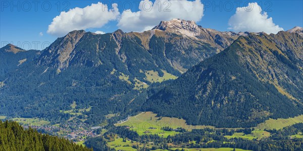 Mountain panorama from Soellereck to Stillachtal and Oberstdorf