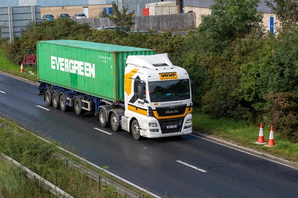 VKVP Haulage MAN lorry Evergreen container