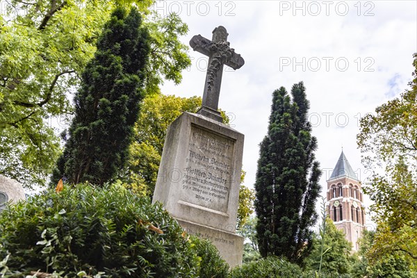 Uff cemetery