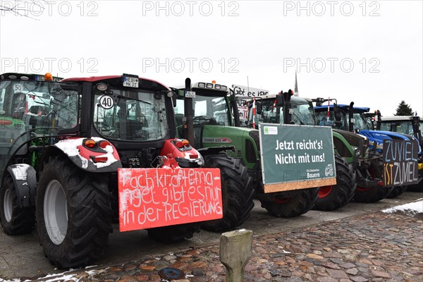 Farmers protest with tractors on 6 January 2024 in Heide, Schleswig-Holstein, Germany, Europe