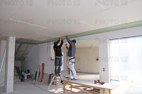 Dry construction, dry lining