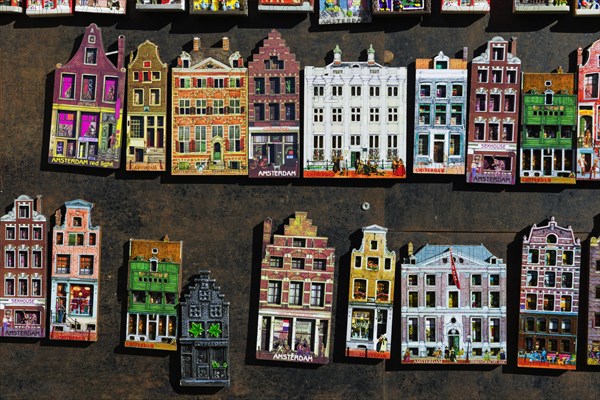 Canal houses as souvenir, magnet, magnetic, souvenir, fridge magnet, symbolic, city trip, holiday, travel, memory, decoration, small, urban, city visit, house, houses, image, illustration, market, shop, shopping, Amsterdam, Netherlands