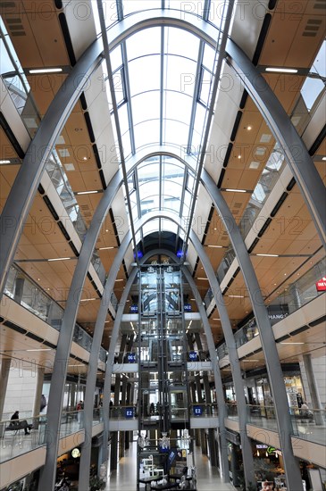 Europa Passage, Ballindamm, Modern shopping centre with glass roof that creates an open and inviting space, Hamburg, Hanseatic City of Hamburg, Germany, Europe
