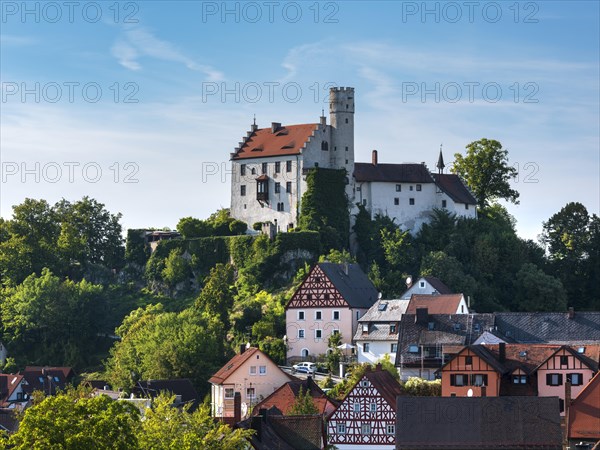 Goessweinstein with castle and half-timbered houses, Franconian Switzerland, Upper Franconia, Franconia, Bavaria, Germany, Europe