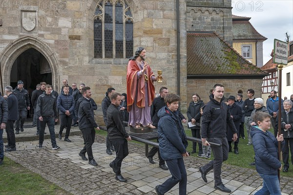 Historic Good Friday procession for 350 years with life-size wood-carved figures from the 18th century, Neunkirchen am Brand, Middle Franconia, Bavaria, Germany, Europe