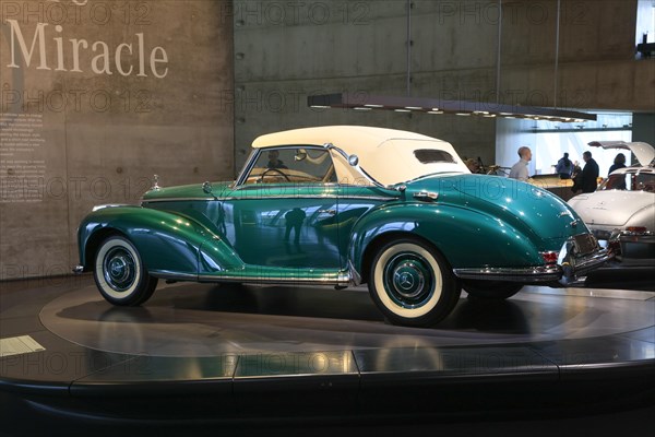 Mercedes-Benz 300 S Cabriolet A, Mercedes-Benz Museum, Stuttgart, Baden-Wuerttemberg, Germany, Europe