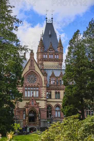 Drachenburg Castle, Drachenfels, mountain in the Siebengebirge mountains above the Rhine between Koenigswinter and Bad Honnef, North Rhine-Westphalia, Germany, Europe